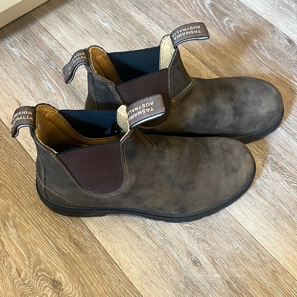 Brown Blundstones #585